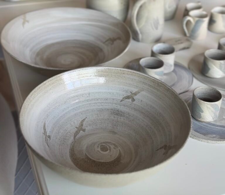 saladiers et tasses en céramique artisanale