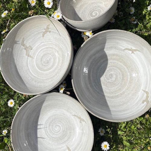 saladiers en grès gris, décor mouettes
